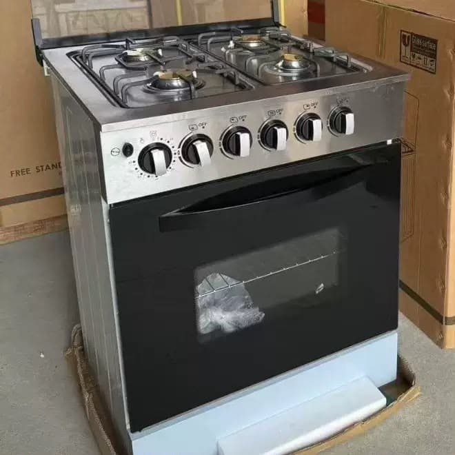 Gaziniere 4 feux 60*60 en acier innoxidable